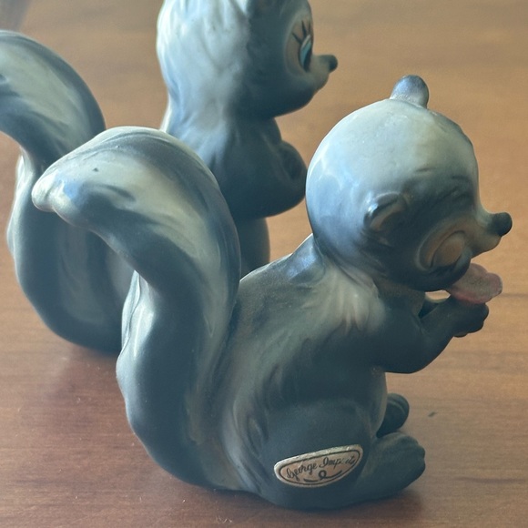 Skunk Figurines - Picture 6 of 9